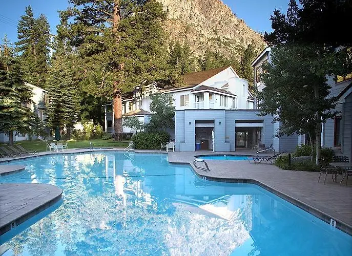 Palisades Tahoe Lodge Rentals Studio #226
