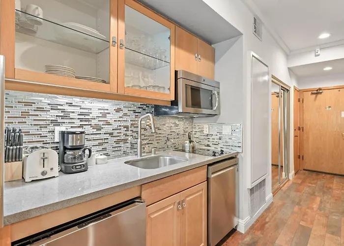 Palisades Tahoe Lodge Rentals Studio #226