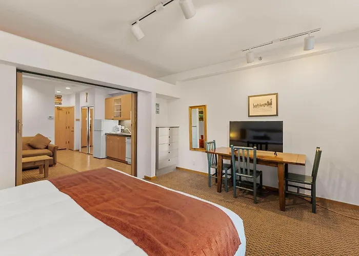 Palisades Tahoe Lodge Rentals Studio #144