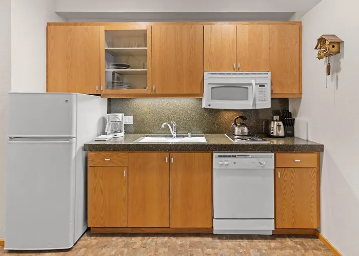 Palisades Tahoe Lodge Rentals Studio #144