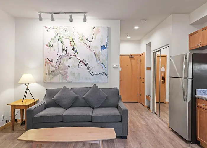Palisades Tahoe Lodge Rentals Premium Studio #149
