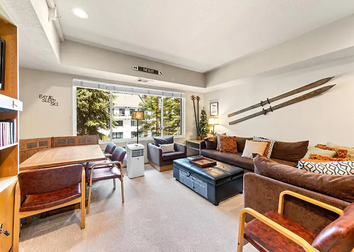 Palisades Tahoe Lodge Rentals Studio #207